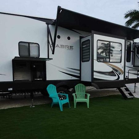 So "Time To Wander" Pet Friendly And Free Early Check-In! Villa Fort Myers Exteriör bild